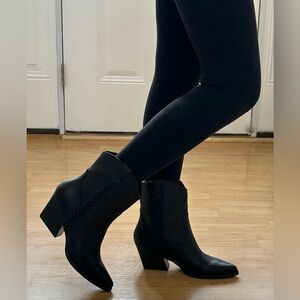 2394- Dolce Vita Women's Vegan Ankle Boots Black Color Size 6.5 NWT